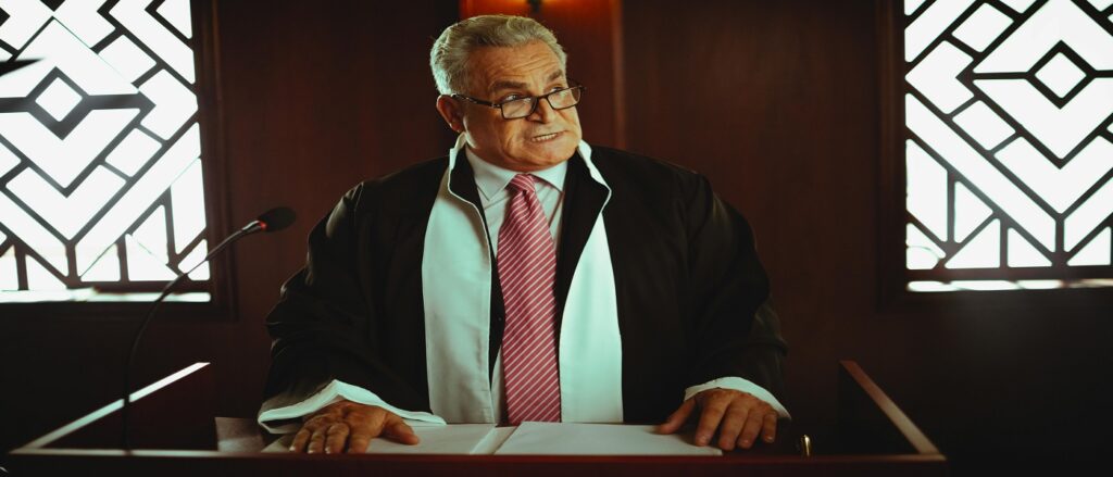 Picture of judge in courtroom associated with blog on declaratory judgment actions